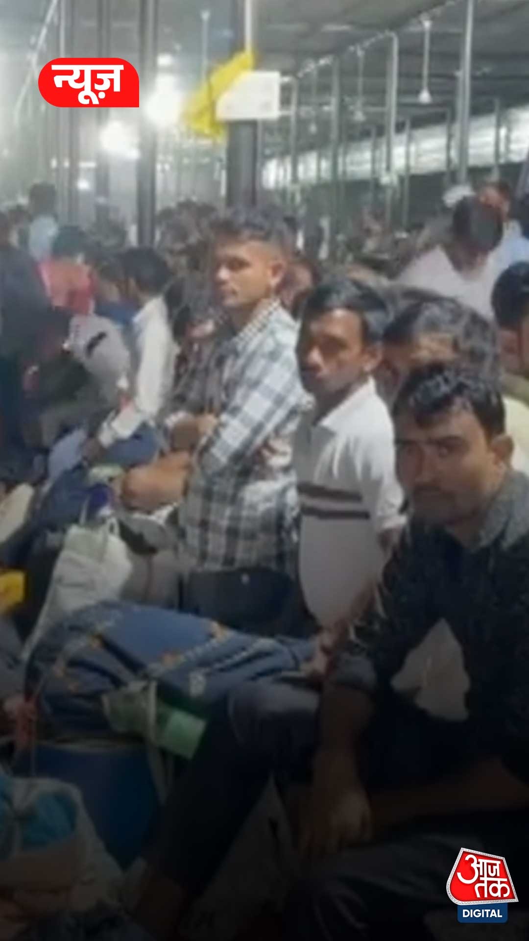  घरेलू गैस सिलेंडर की किल्लत के चलते सूरत से घर लौट रहे मजदूर