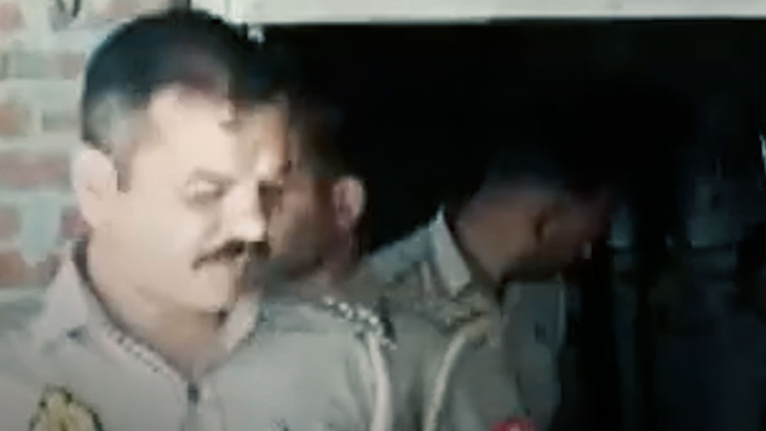 sambhal man kills wife later reaches hospital