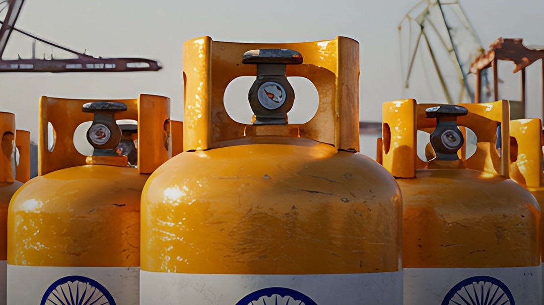 LPG संकट के बीच लोगों में क्यों बढ़ी पैनिक बुकिंग?