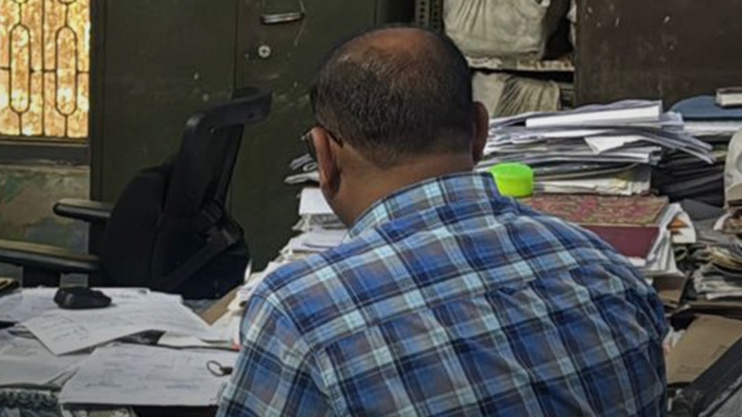 चपरासी ने किया करोड़ों का घोटाला, ऐसे किया खेल