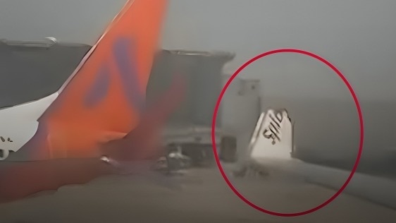 Delhi IGI Airport SpiceJet Akasa Air Wing Collision