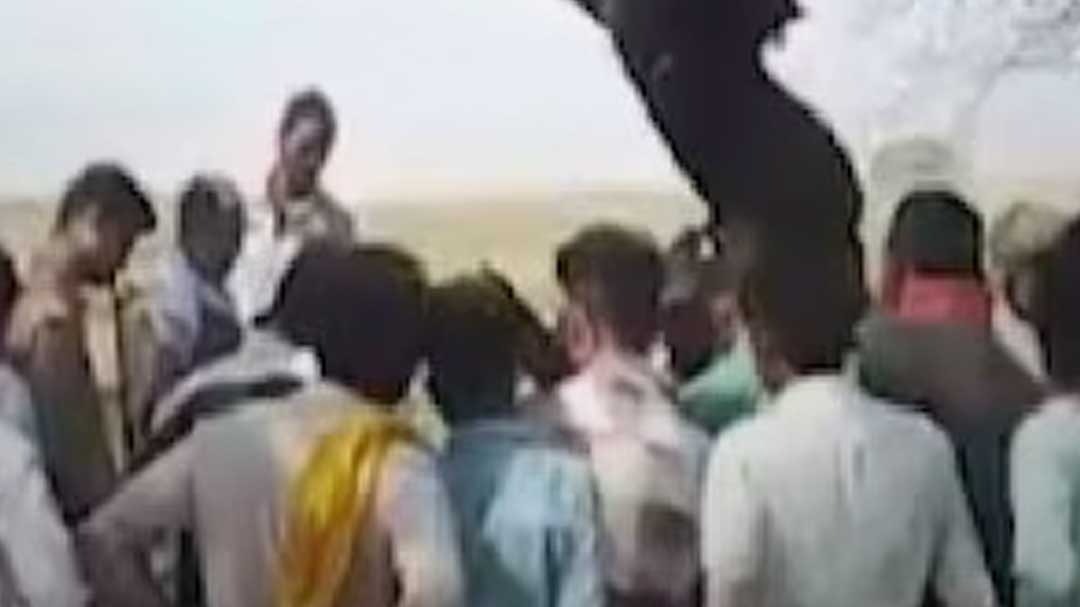 banda man kills wife over affair doubt later hangs himself