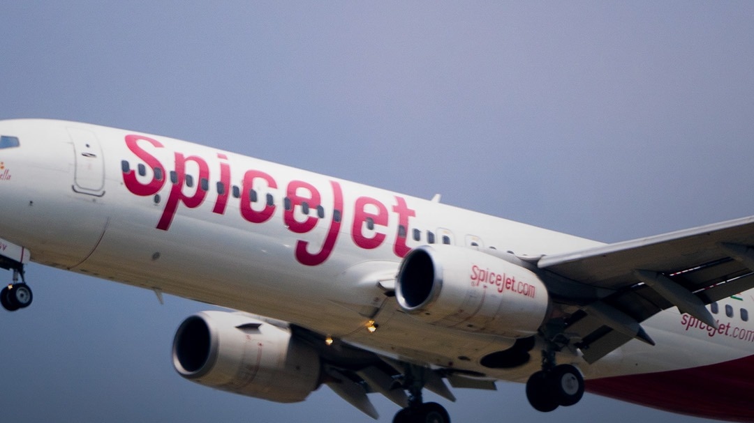 pakistan extends airspace ban