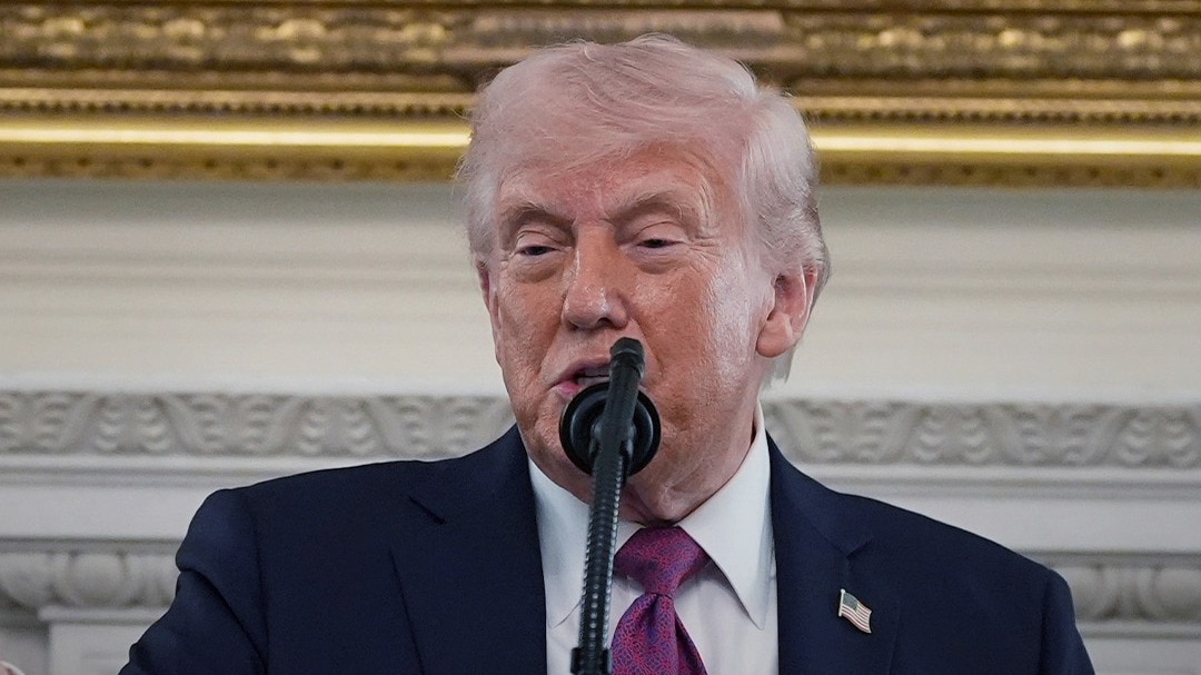 ईरान की आर्थिक हालत पर ट्रंप का दावा, सैलरी तक पर संकट