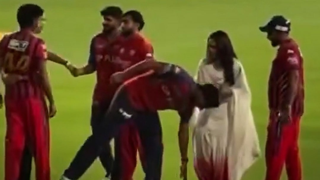 अर्शदीप सिंह ने मैदान में छुए प्रीति जिंटा के पैर