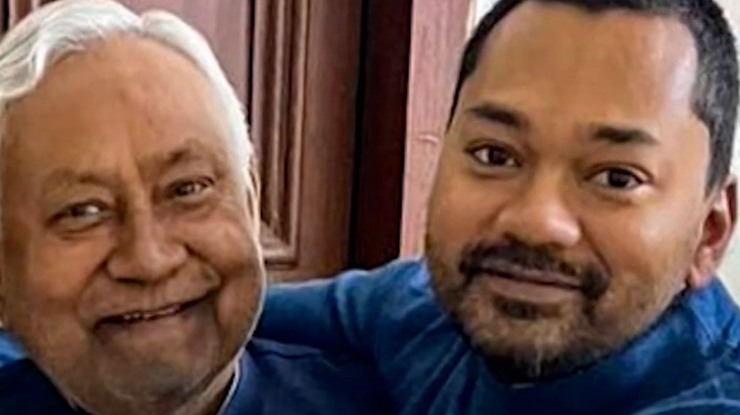 परिवारवाद विरोधी नीतीश के बेटे की राजनीति में एंट्री