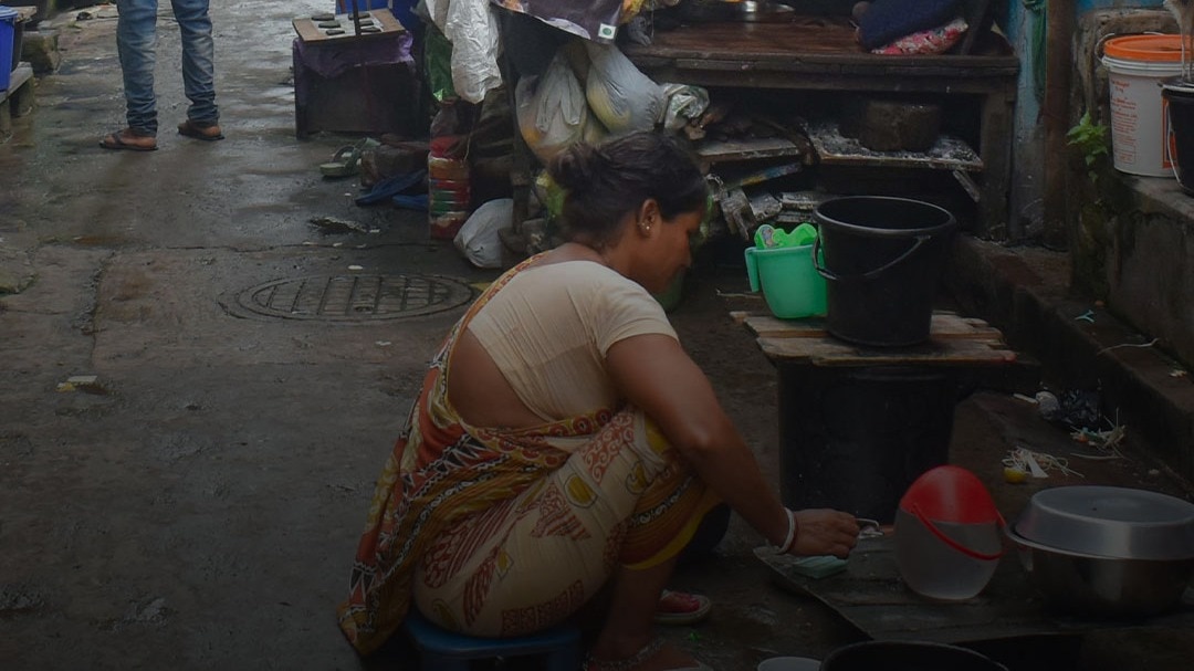 कोलकाता कैसे बनता चला गया झुग्गी-झोपड़ियों का शहर?