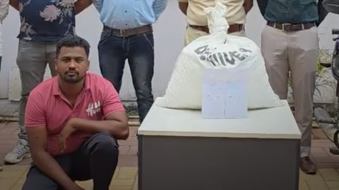 pune police seizes smuggling network 74kg ganja recovered