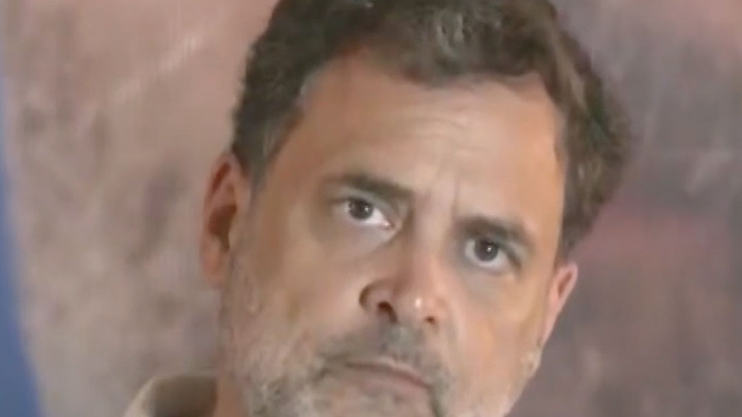 rahul gandhi gargi college viral moment