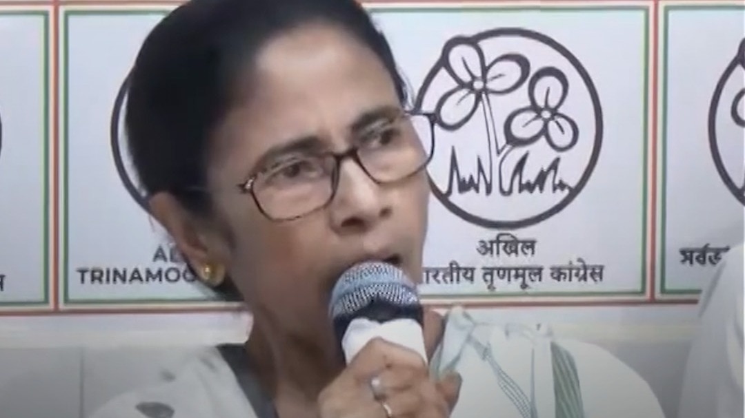 mamata banerjee resignation refusal