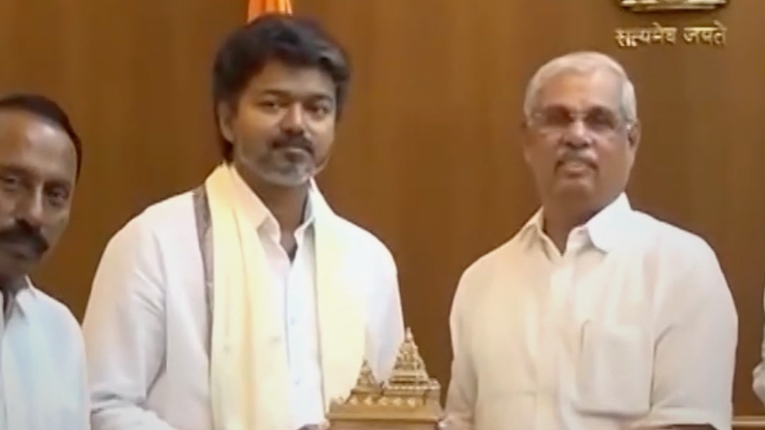 CM कुर्सी तक पहुंचकर क्यों अटके Thalapathy Vijay?