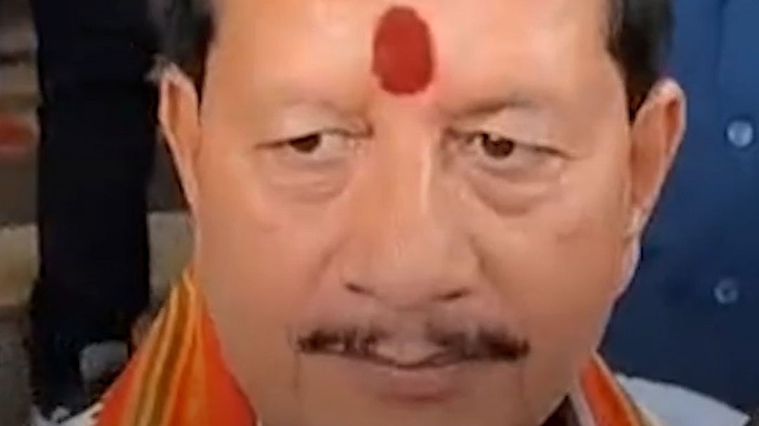 विजय सिन्हा से क्यों छीना गया सबसे ताकतवर विभाग?