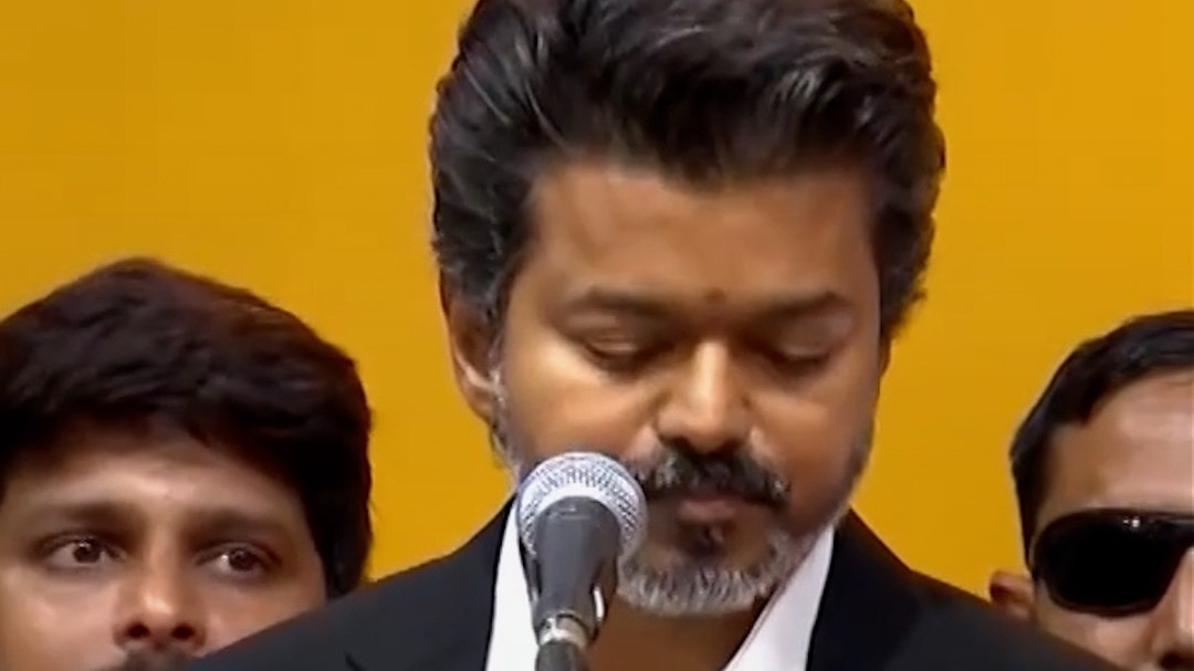 thalapathy vijay chooses formal look