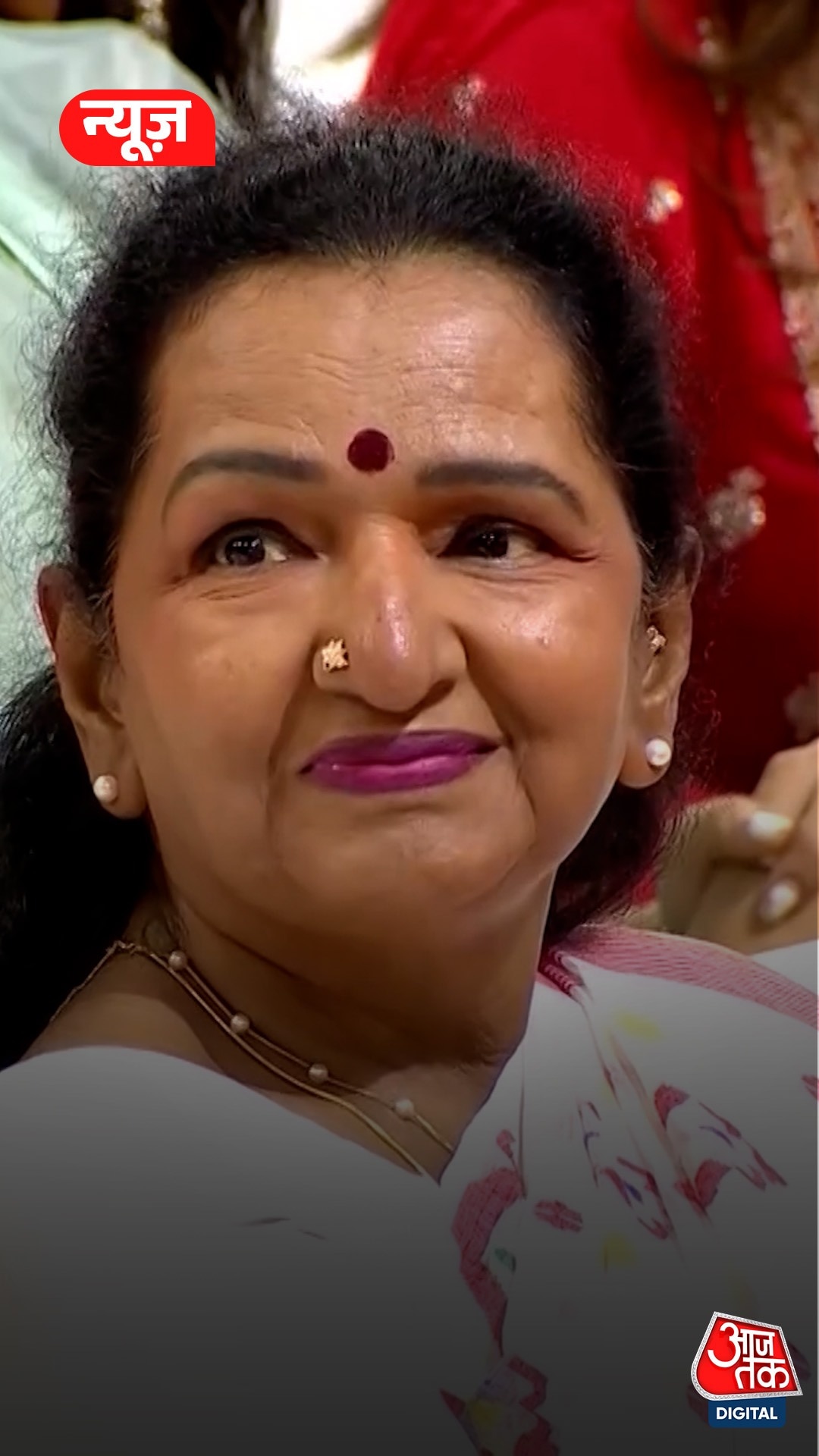 thalapathy vijay mother gets emotional