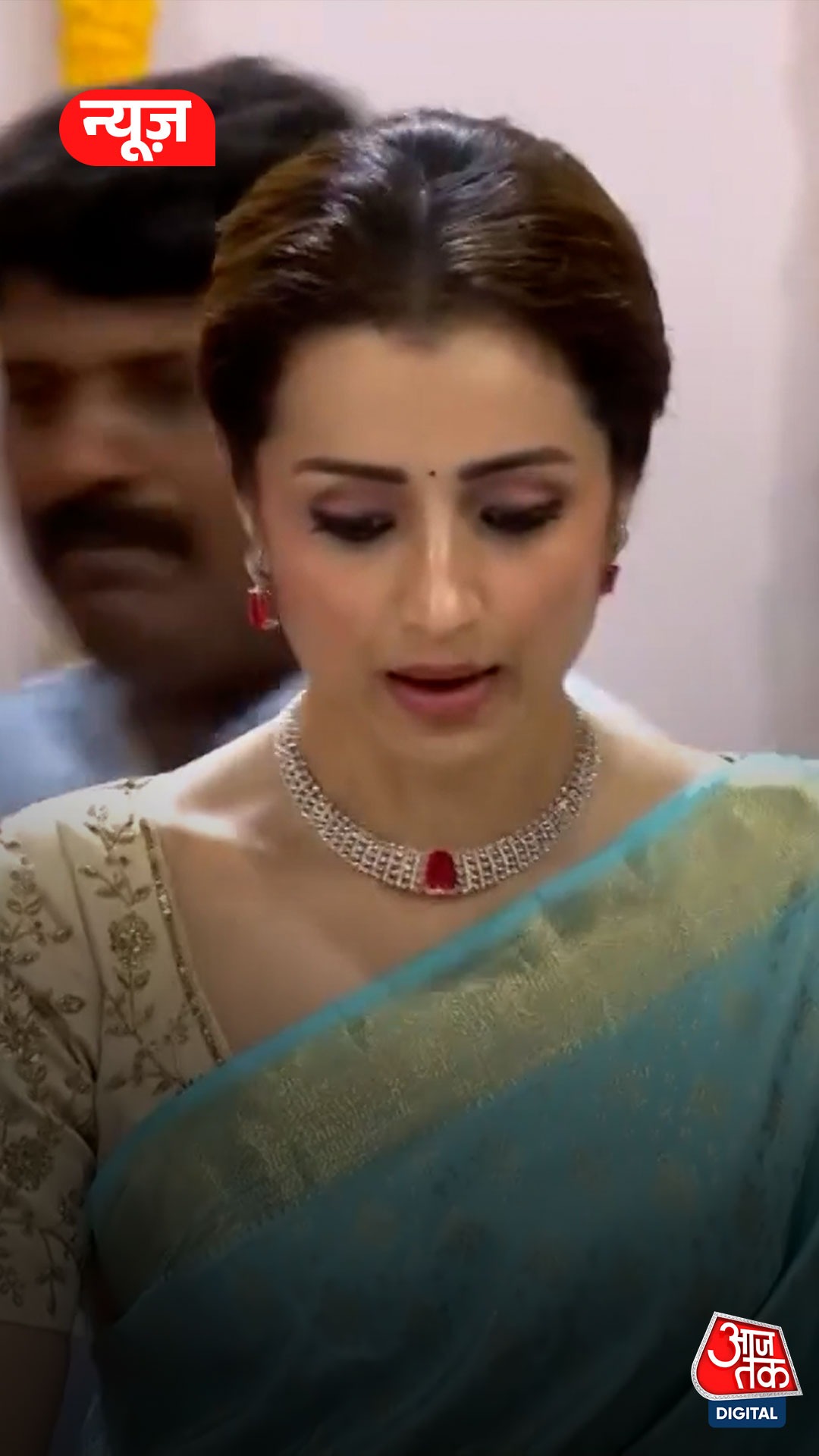 trisha krishnan gets emotional