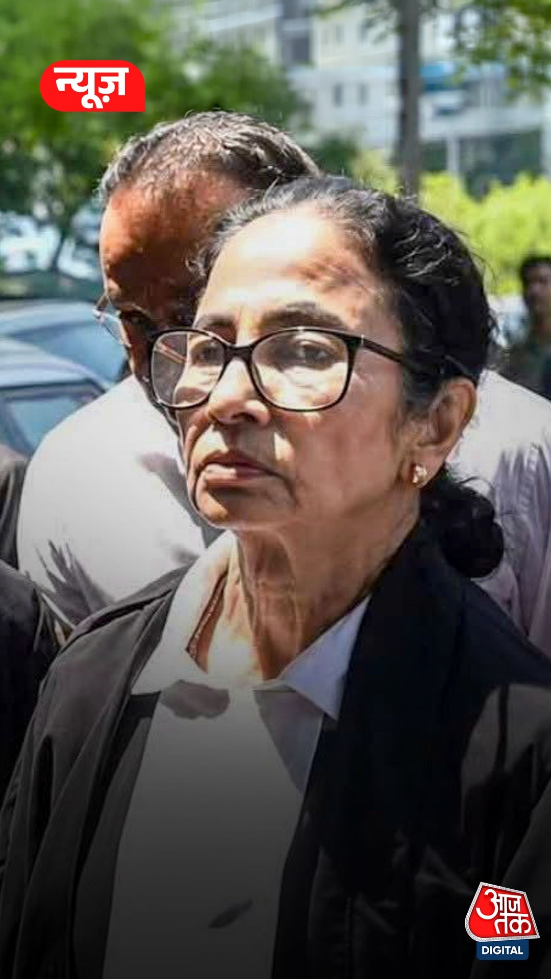 mamata banerjee reaches calcutta high court in lawyer dress