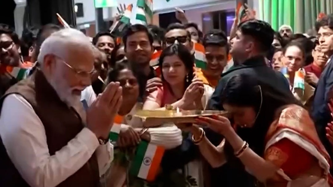 स्वीडन ने PM मोदी को दिया सर्वोच्च नागरिक सम्मान