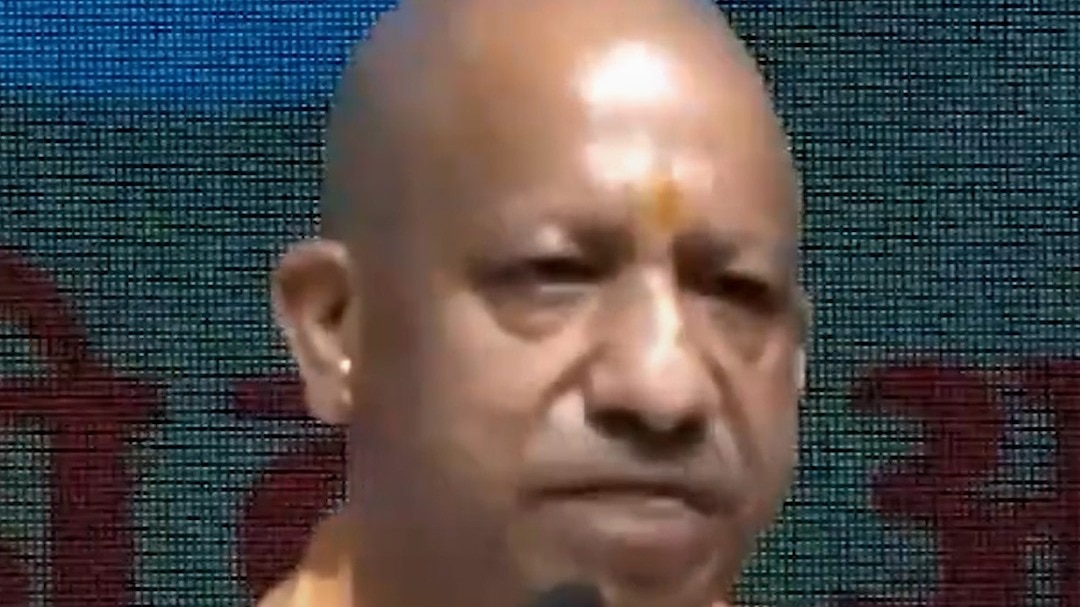 yogi adityanath strict message on road namaz 