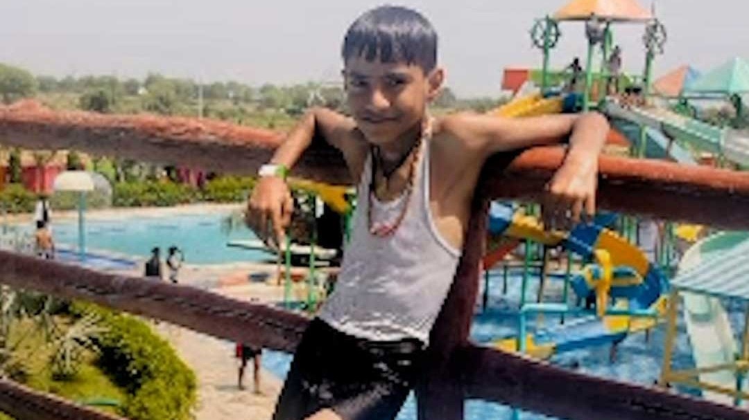 agra boy went to water park dies after drowning in water