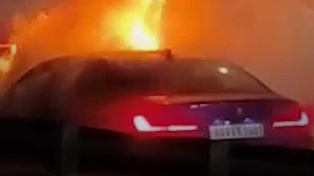 6a0d756a8bb28-patna-marine-drive-bmw-car-catches-fire-204837127-16x9.jpg