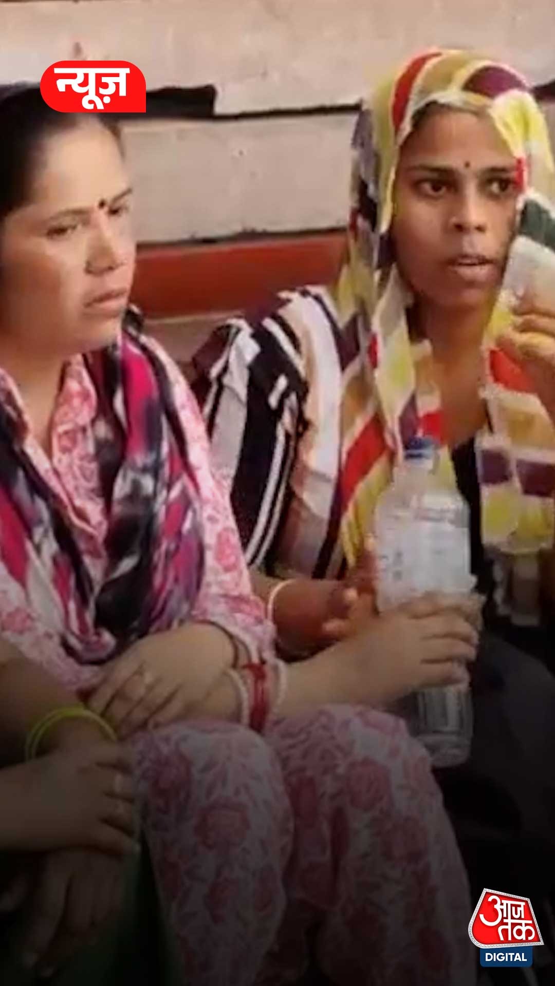 रंग पर मिलते थे पति-देवर से ताने, अब छत से गिरकर महिला मौत