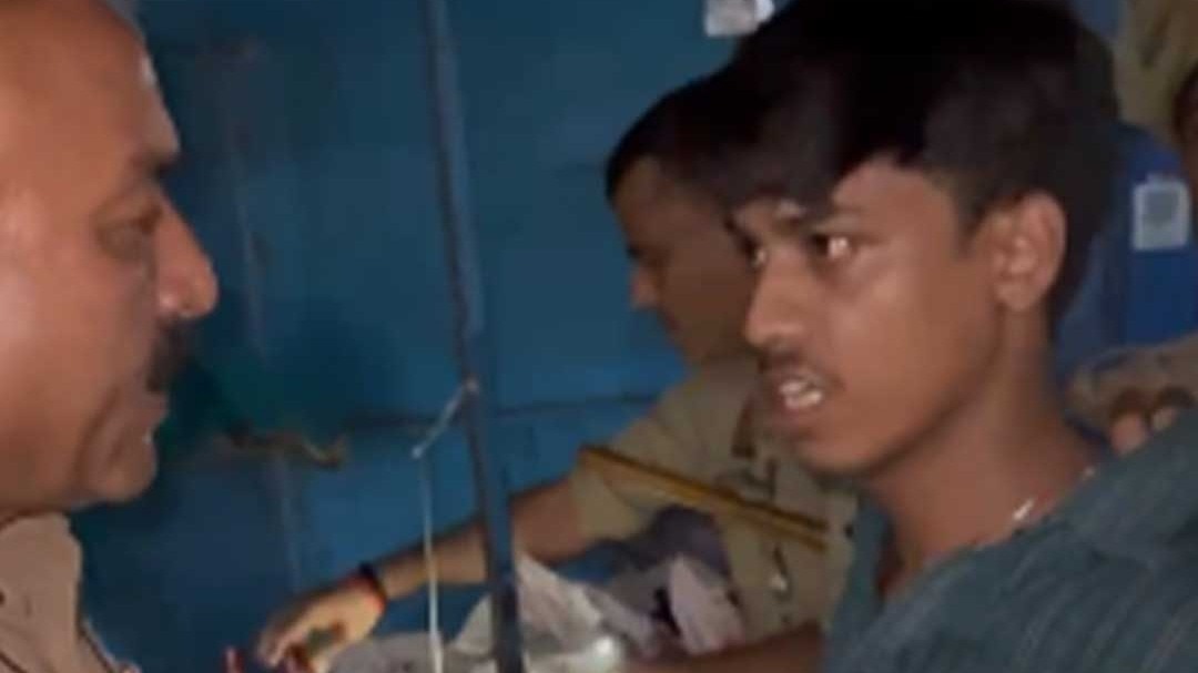 भारी मात्रा में शराब-बीयर के साथ युवक गिरफ्तार