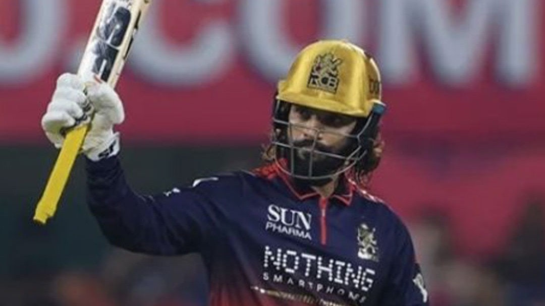 रजत पाटीदार ने IPL में बनाया एक नया रिकॉर्ड