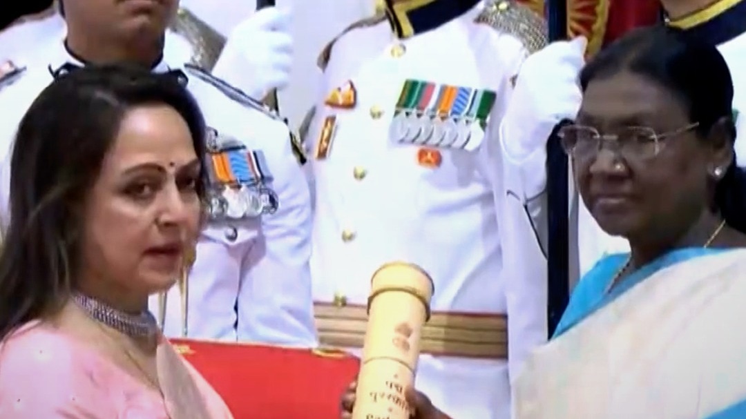 Dharmendra Padma Vibhushan Hema Malini Receives