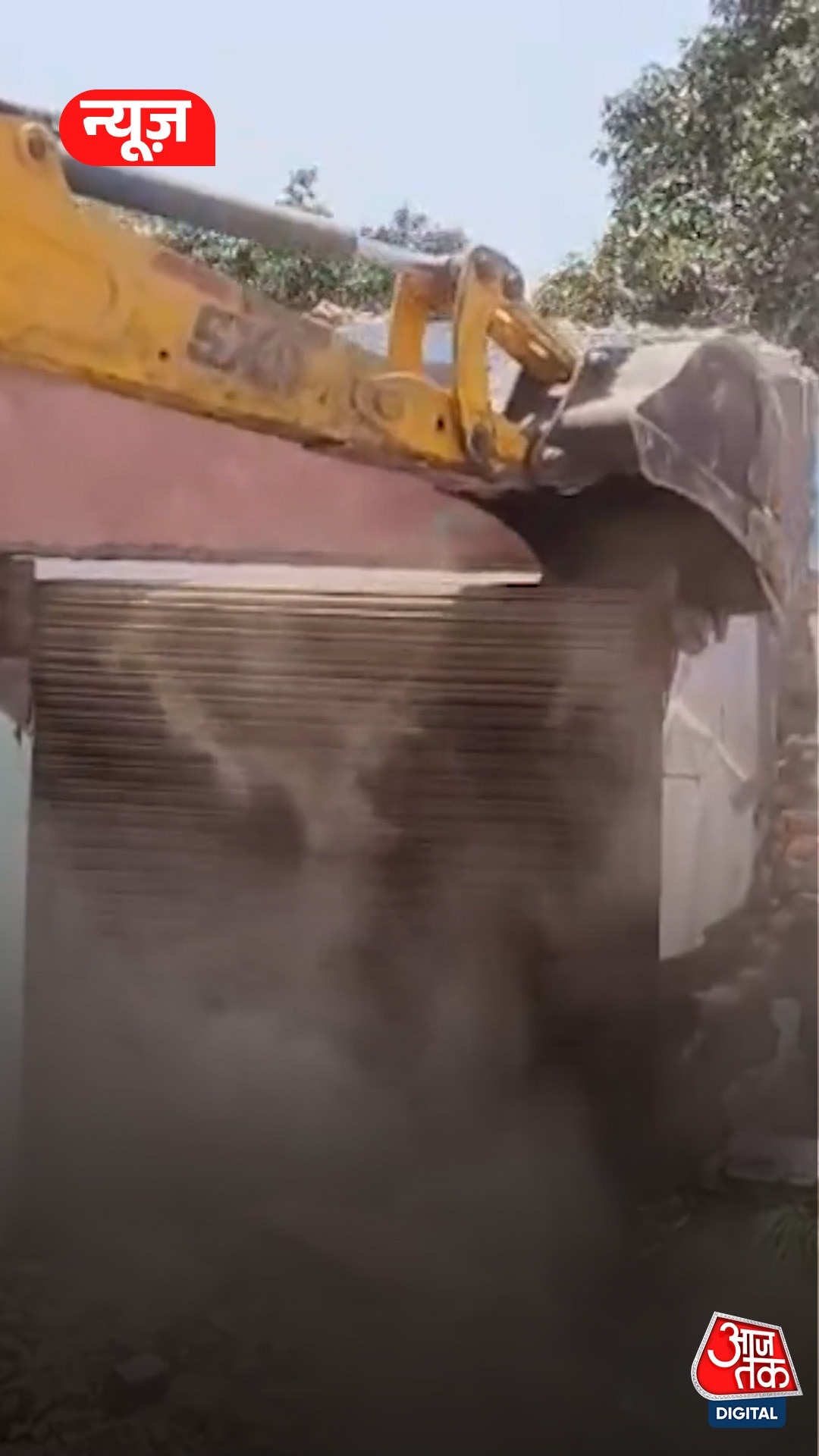 Ghaziabad Modinagar Illegal Shops Bulldozer Action 