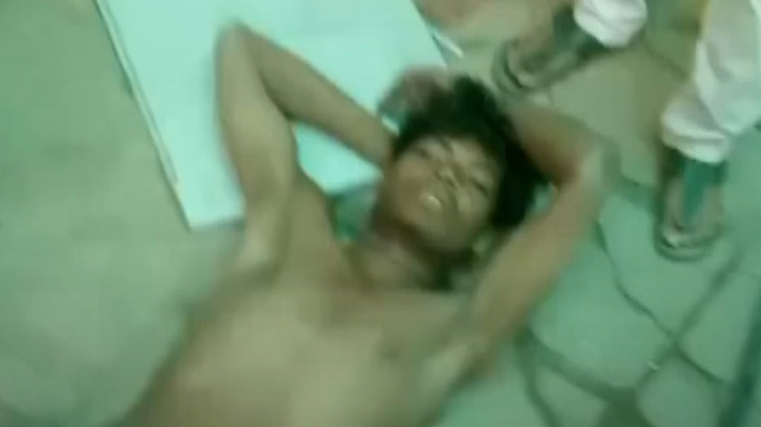 AC Godown में चोरी, ठंडी हवा में सो गया चोर