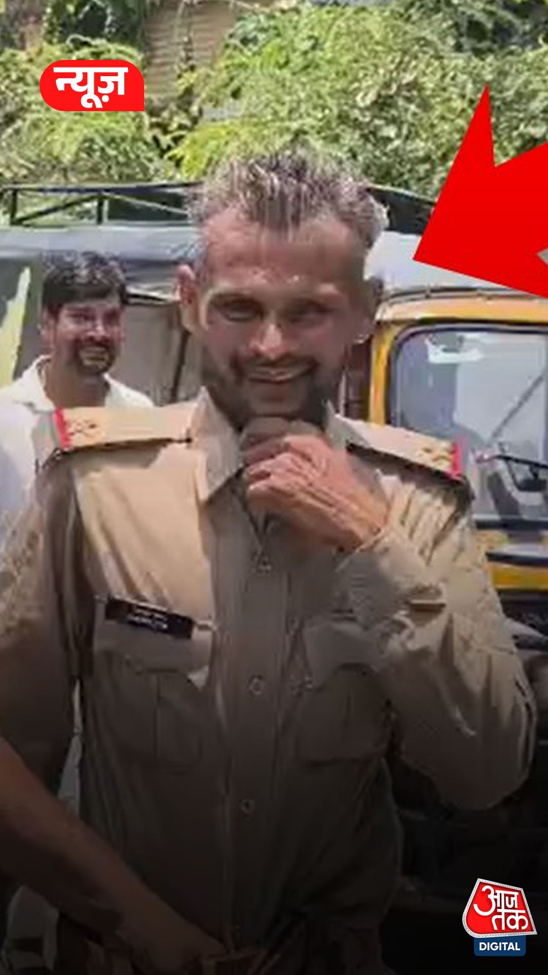 Mirzapur Fake Inspector Viral Video