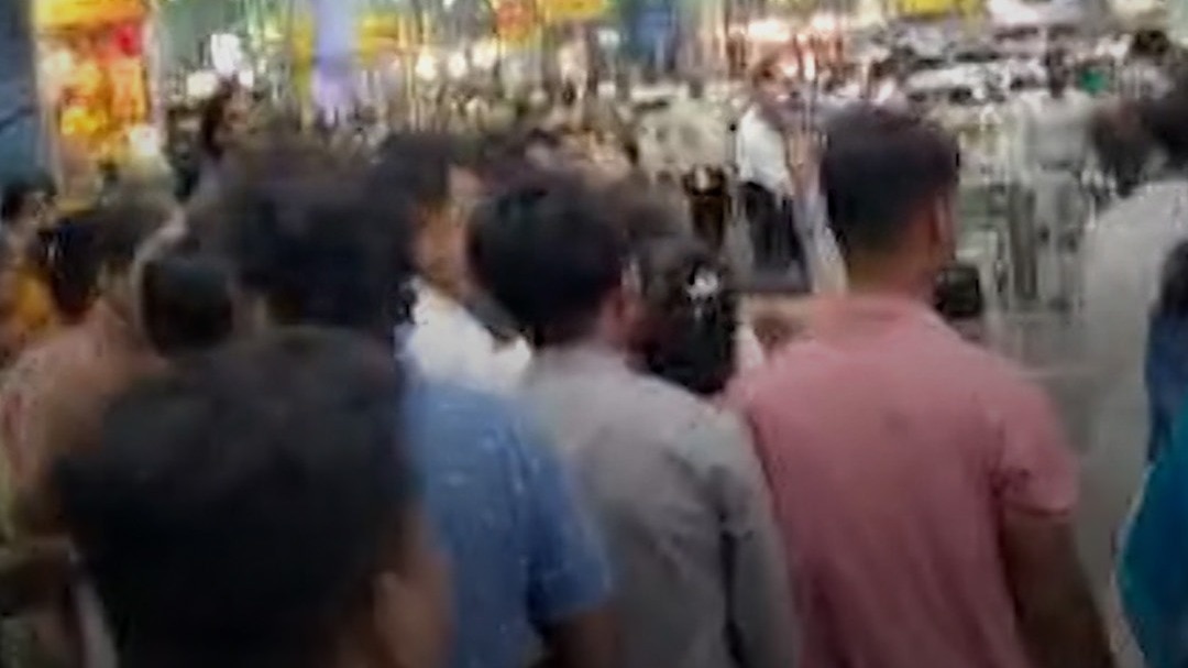 6a357bfba7954-kolkata-airport-clash-between-tmc-and-bjp-192718113-16x9.jpg