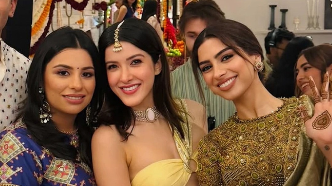 khushi Kapoor