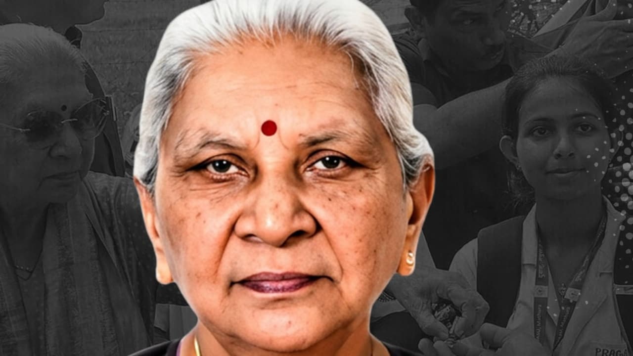 आनंदीबेन पटेल के 'Expert Mom' वाले बयान पर छिड़ी बहस
