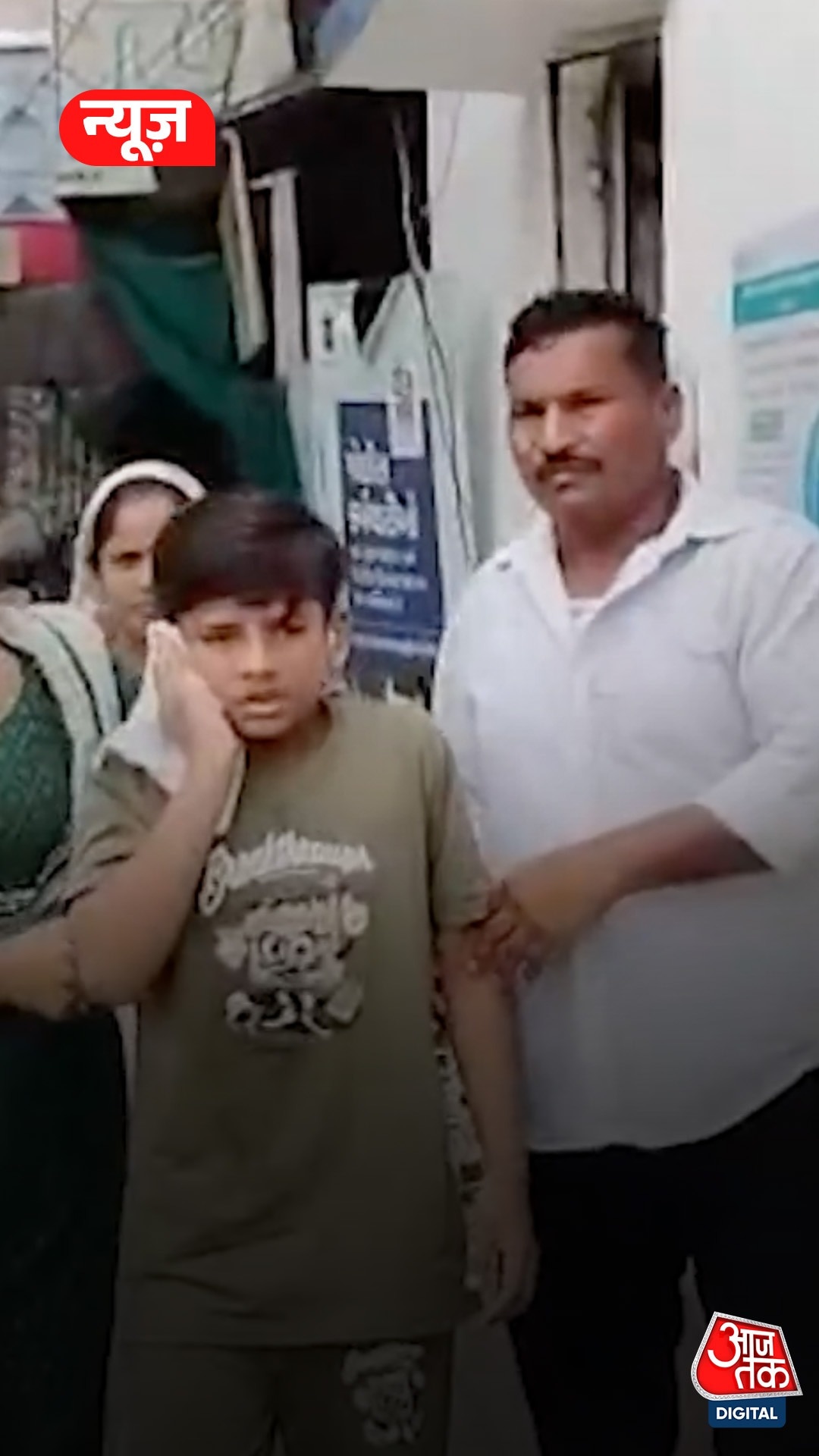 गुजरात के वडोदरा में छात्र को बर्थडे विश करना पड़ा भारी