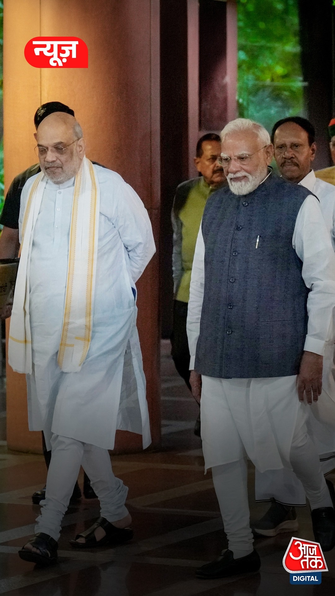 NEET विवाद पर तीन मोर्चों पर घिरी सरकार, अलग-अलग मांगों से बढ़ी चुनौती और दबाव!
