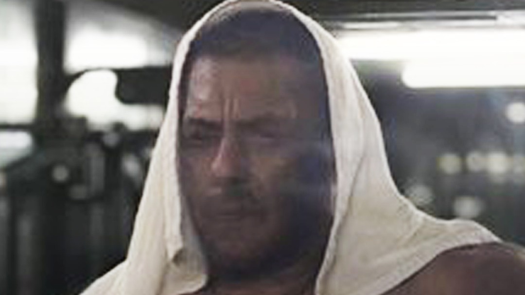 salman khan midnight gym post