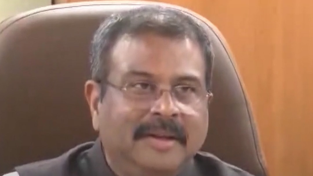 dharmendra pradhan resigns