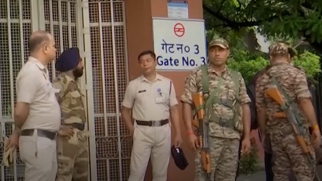 delhi metro reopens