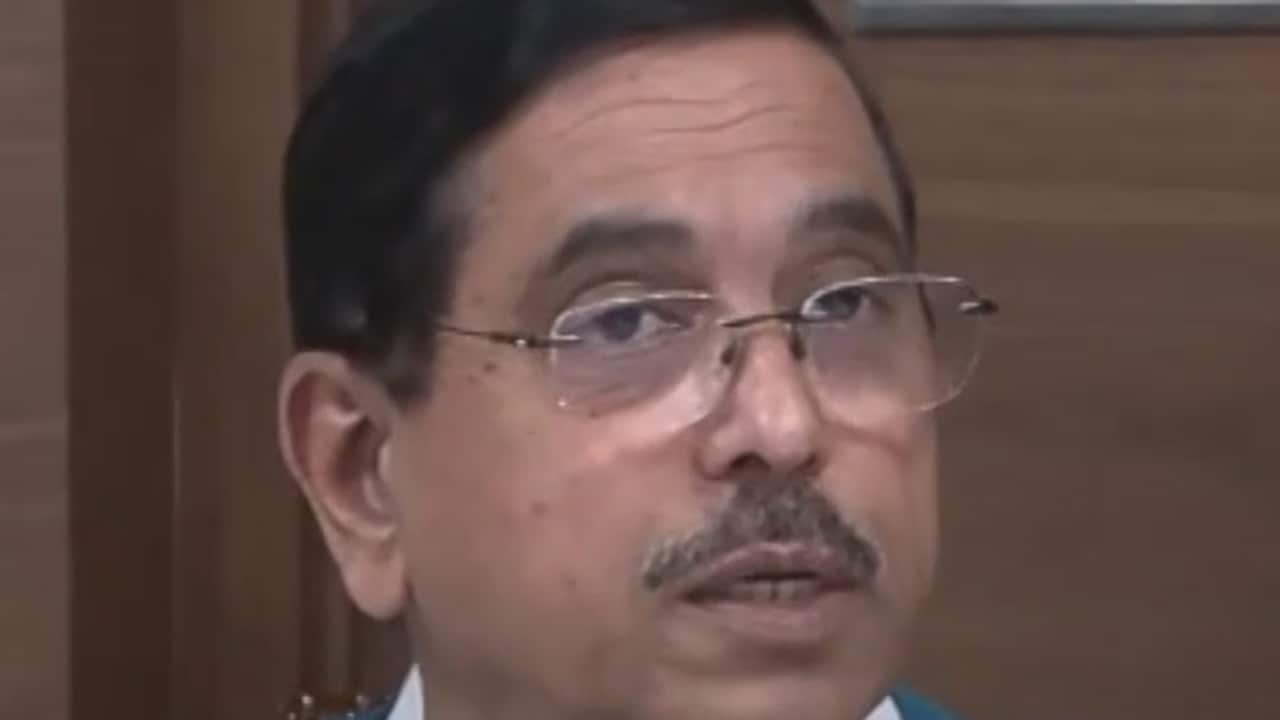 शिक्षा मंत्री बनते ही एक्शन में दिखे Pralhad Joshi!
