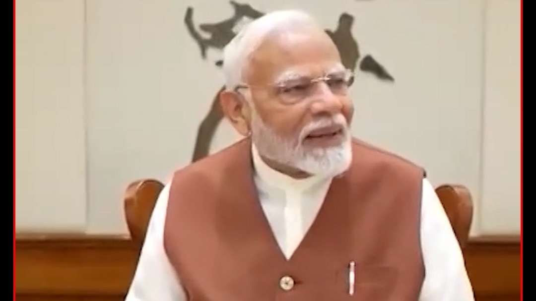 pm modi reviews economic