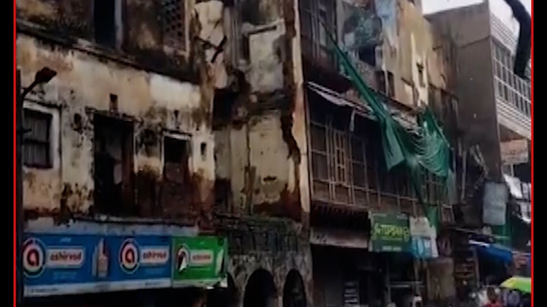 Agra Building Collapse