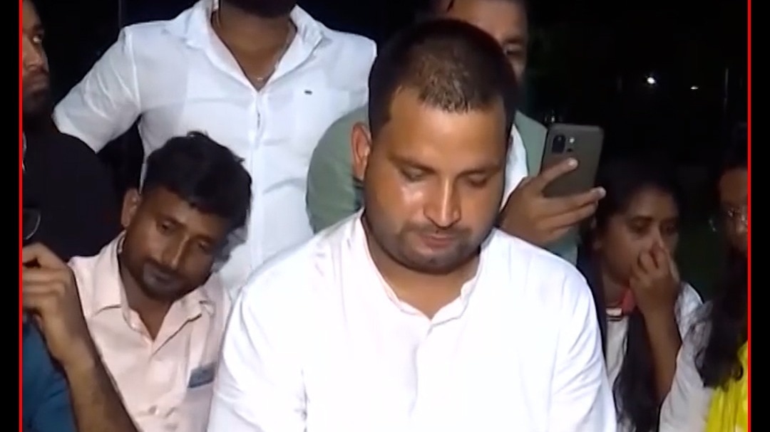students protest Piyush Mishra