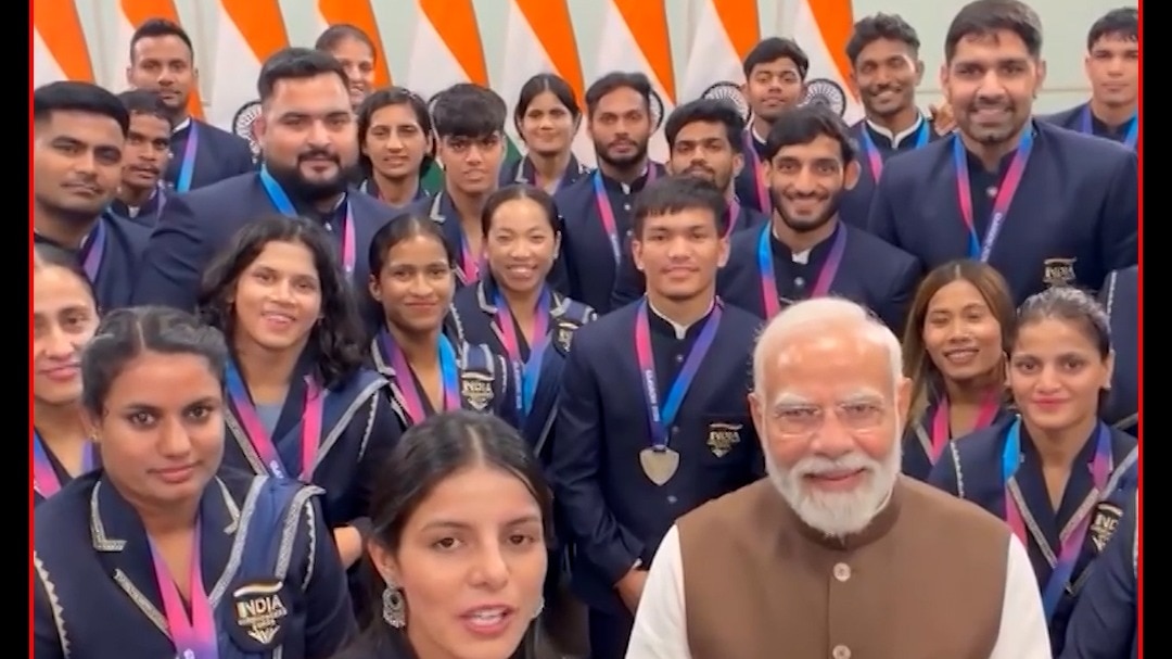pm modi meets india athletes 