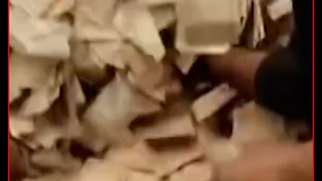 भीख मांगने वाली बुजुर्ग महिला के घर मिली लाखों की नकदी