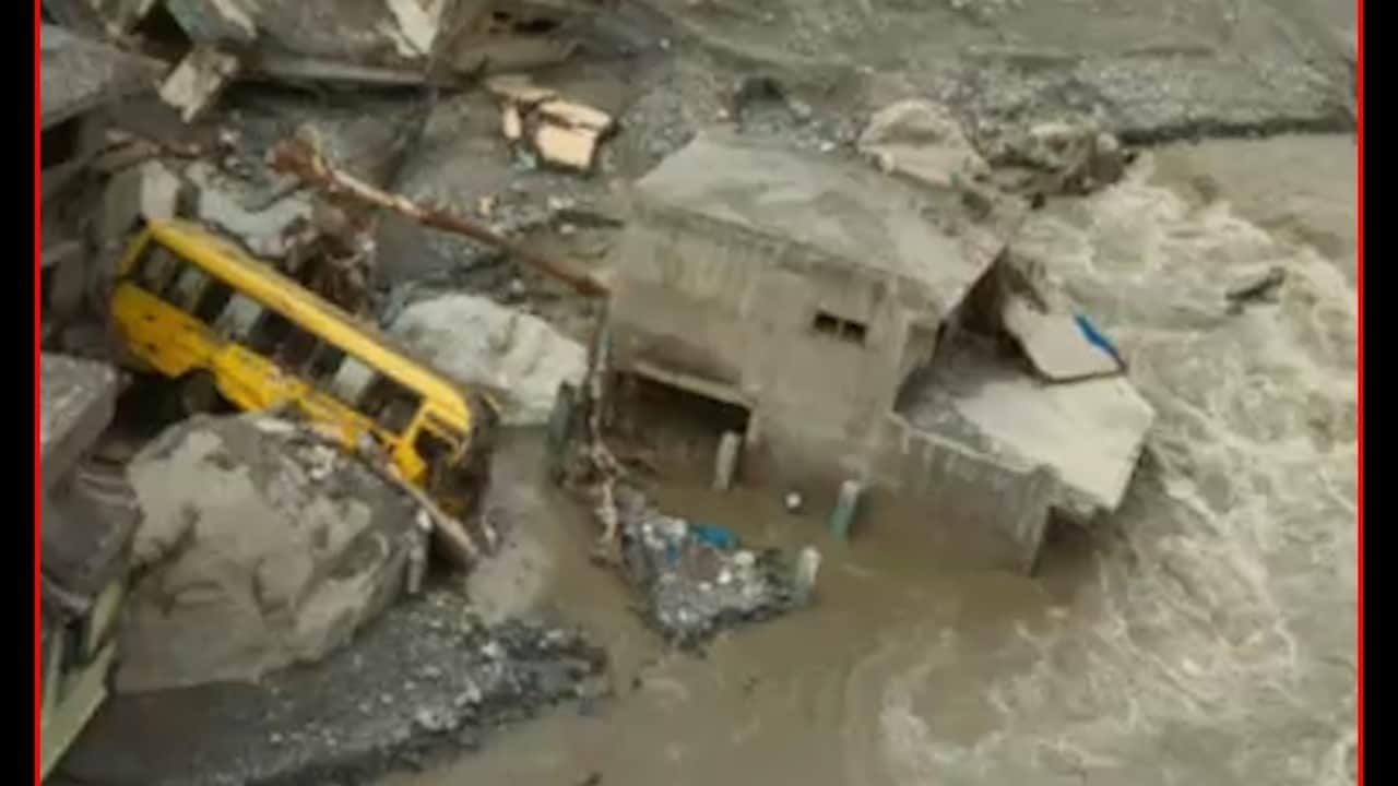 नेपाल फ्लैश फ्लड: आखिर तबाही के बीच कैसे बच गया हरा घर?