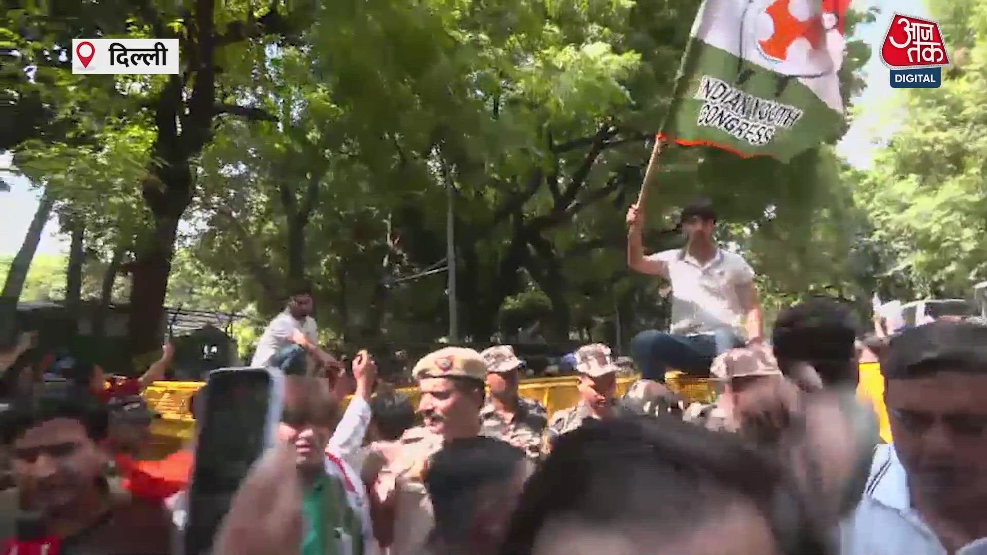 Youth Congress protests in Delhi against Gyanesh Kumar after Rahul Gandhi's allegations.