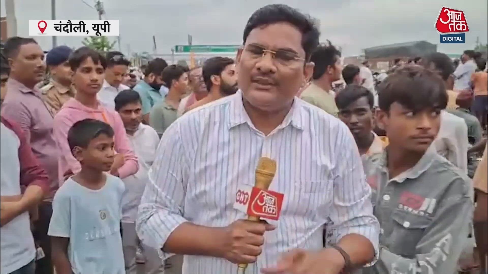 Massive 308 wheeled truck carrying bioplastic machine reaches Chandauli.