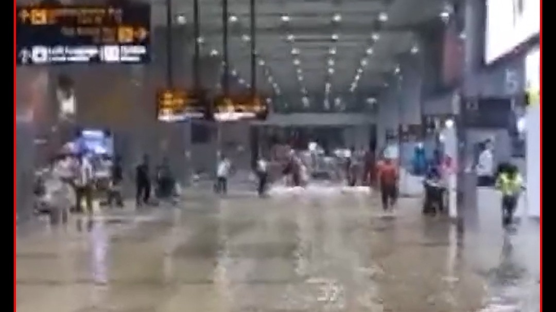 delhi airport waterlogging