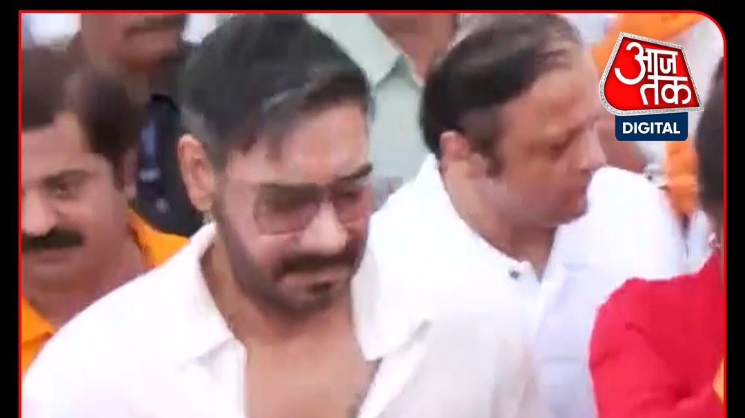 ajay devgn joins beach cleanliness